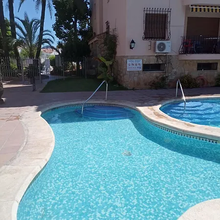 Estudio 2 Personas Con Piscina En Lägenhet